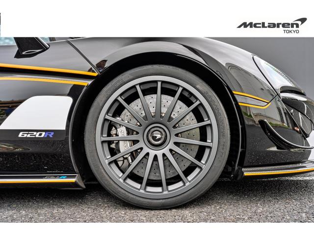 ６２０Ｒ ３．８　認定中古車　カーボンファイバーインテリアアップグレード／スペシャルブレーキキャリパー／アダプティブダンピング　ｗｉｔｈ　ヴィークルリフト／リチウムイオンバッテリーチャージャー（20枚目）