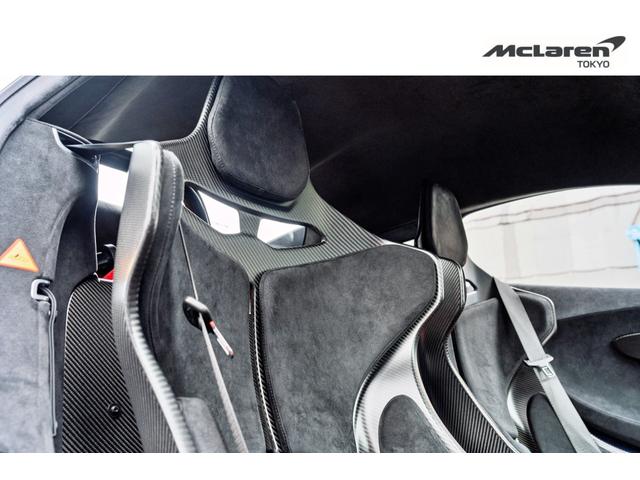 ６２０Ｒ ３．８　認定中古車　カーボンファイバーインテリアアップグレード／スペシャルブレーキキャリパー／アダプティブダンピング　ｗｉｔｈ　ヴィークルリフト／リチウムイオンバッテリーチャージャー（26枚目）