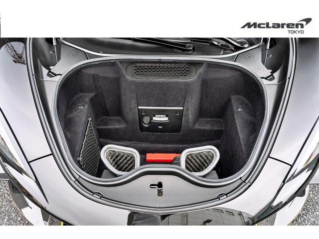 ６２０Ｒ ３．８　認定中古車　カーボンファイバーインテリアアップグレード／スペシャルブレーキキャリパー／アダプティブダンピング　ｗｉｔｈ　ヴィークルリフト／リチウムイオンバッテリーチャージャー（29枚目）