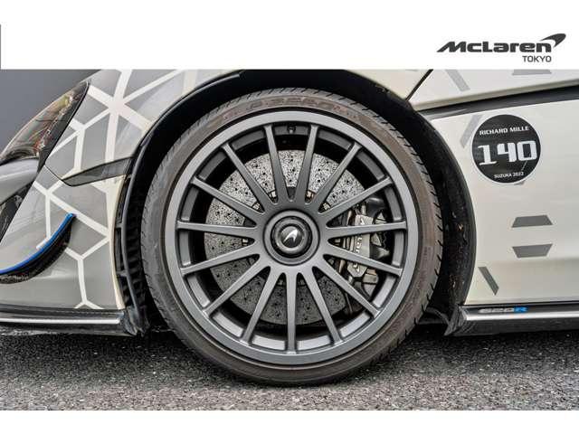 ６２０Ｒ ３．８　認定２年保証　認定中古車　クルーズコントロール　過給器設定モデル　ナビ　ミュージックプレイヤー接続可　スマートキー　ＬＥＤヘッドライト（20枚目）