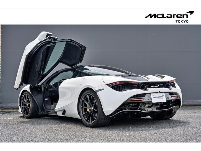 ７２０Ｓ パフォーマンス　認定中古車　クルーズコントロール　障害物センサー　ナビ　ミュージックプレイヤー接続可　ＥＴＣ　パワーシート　ＬＥＤヘッドライト　ジェットブラックナッパレザー　カーボンブラックアルカンタラ（11枚目）