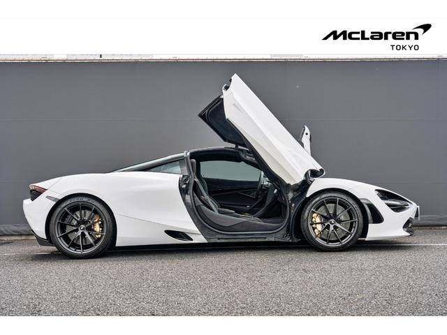 ７２０Ｓ パフォーマンス　認定中古車　クルーズコントロール　障害物センサー　ナビ　ミュージックプレイヤー接続可　ＥＴＣ　パワーシート　ＬＥＤヘッドライト　ジェットブラックナッパレザー　カーボンブラックアルカンタラ（16枚目）