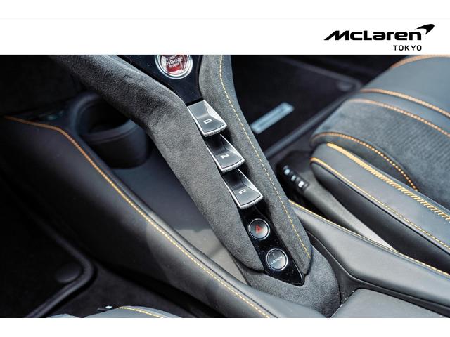 ７２０Ｓ パフォーマンス　認定中古車　クルーズコントロール　障害物センサー　ナビ　ミュージックプレイヤー接続可　ＥＴＣ　パワーシート　ＬＥＤヘッドライト　ジェットブラックナッパレザー　カーボンブラックアルカンタラ（27枚目）
