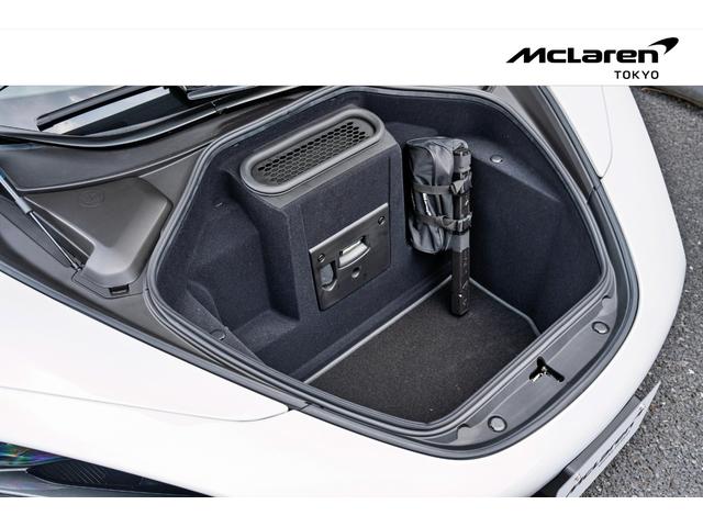 ７２０Ｓ パフォーマンス　認定中古車　クルーズコントロール　障害物センサー　ナビ　ミュージックプレイヤー接続可　ＥＴＣ　パワーシート　ＬＥＤヘッドライト　ジェットブラックナッパレザー　カーボンブラックアルカンタラ（33枚目）