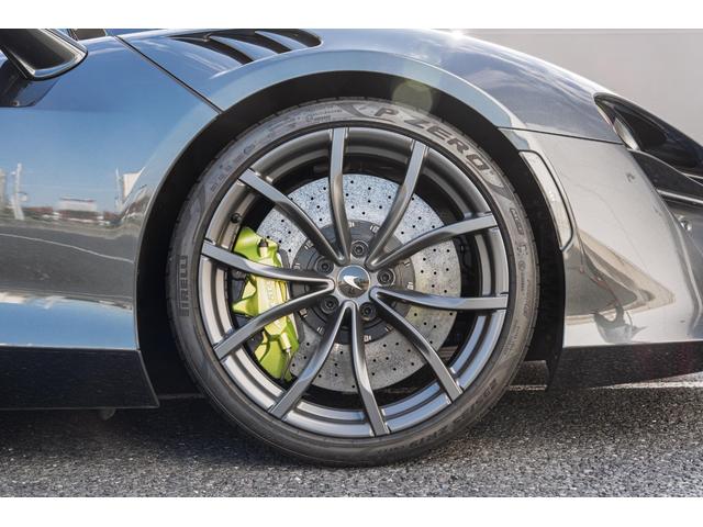 アルトゥーラ ベースグレード　Ｐｌａｔｅｒｕｘ／Ｖｉｓｏｎ　Ｄｏｖｅ　Ｇｒｅｙ　＆Ｂｌａｃｋ　エリートペイント／エキゾースト＆ホットヴィー：ステルス／カーボンファイバーインテリアパック（19枚目）