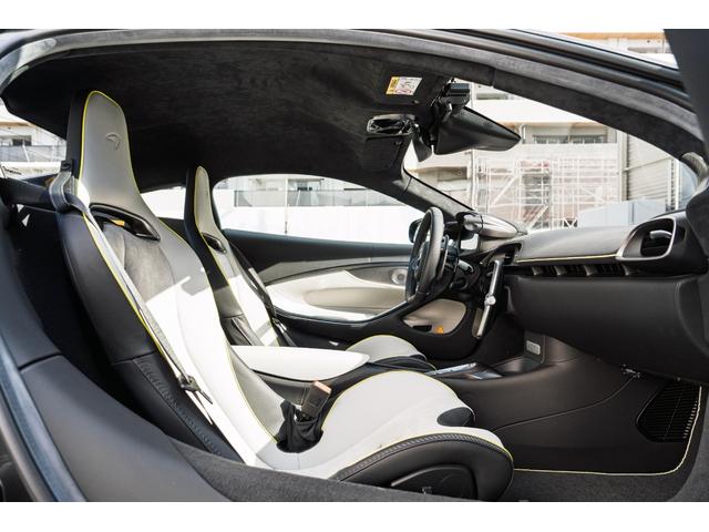 アルトゥーラ ベースグレード　Ｐｌａｔｅｒｕｘ／Ｖｉｓｏｎ　Ｄｏｖｅ　Ｇｒｅｙ　＆Ｂｌａｃｋ　エリートペイント／エキゾースト＆ホットヴィー：ステルス／カーボンファイバーインテリアパック（24枚目）