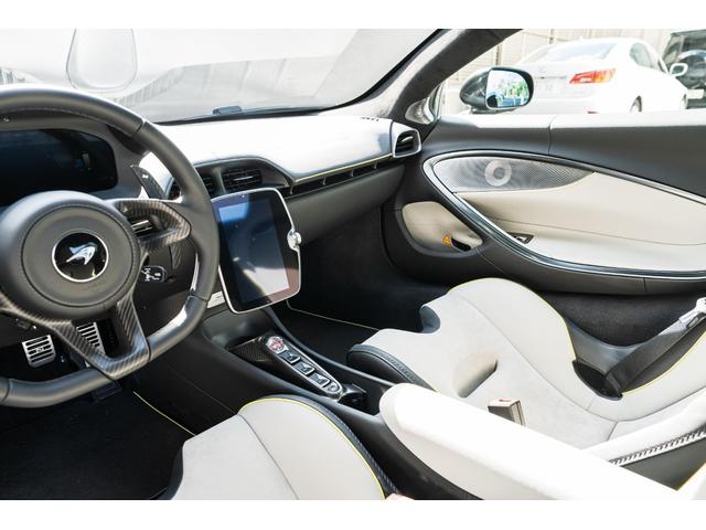 アルトゥーラ ベースグレード　Ｐｌａｔｅｒｕｘ／Ｖｉｓｏｎ　Ｄｏｖｅ　Ｇｒｅｙ　＆Ｂｌａｃｋ　エリートペイント／エキゾースト＆ホットヴィー：ステルス／カーボンファイバーインテリアパック（27枚目）