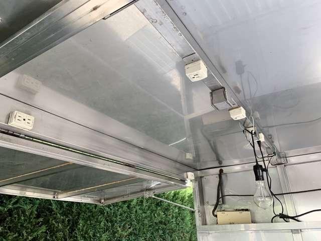 660 DX 移動販売車ステンレス3方向開 外部電源接続(15枚目)