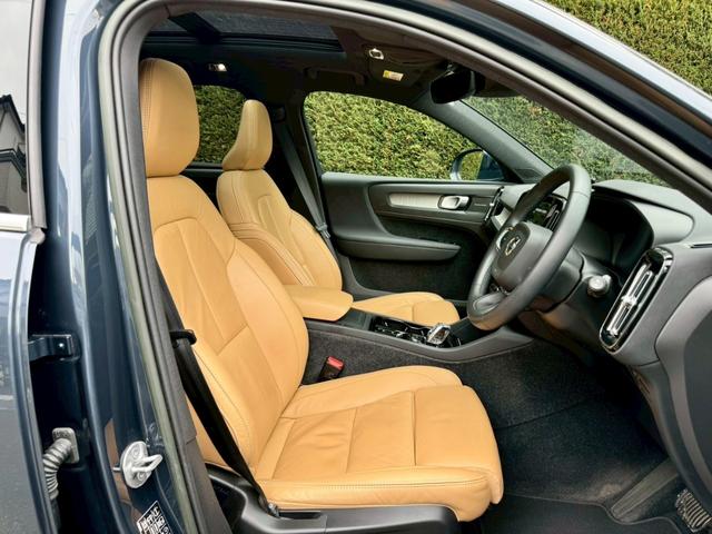 ＸＣ４０ Ｂ４　ＡＷＤ　インスクリプション　４ＷＤ　１オーナー　サンルーフ　ハーマンカードン（8枚目）