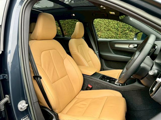 ＸＣ４０ Ｂ４　ＡＷＤ　インスクリプション　４ＷＤ　１オーナー　サンルーフ　ハーマンカードン（9枚目）