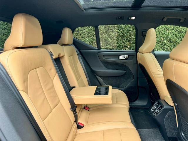 ＸＣ４０ Ｂ４　ＡＷＤ　インスクリプション　４ＷＤ　１オーナー　サンルーフ　ハーマンカードン（11枚目）