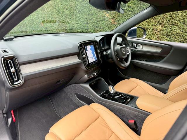 ＸＣ４０ Ｂ４　ＡＷＤ　インスクリプション　４ＷＤ　１オーナー　サンルーフ　ハーマンカードン（12枚目）