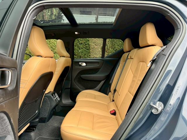 ＸＣ４０ Ｂ４　ＡＷＤ　インスクリプション　４ＷＤ　１オーナー　サンルーフ　ハーマンカードン（15枚目）