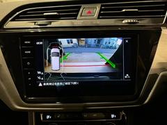 バックカメラ前後パーキングセンサーを装備しており駐車も安心して行えます。Ａｐｐｌｅ　Ｃａｒ　Ｐｌａｙ、　Ａｎｄｒｏｉｄ　Ａｕｔｏ等のアプリケーションへの対応も可能となっています。 6