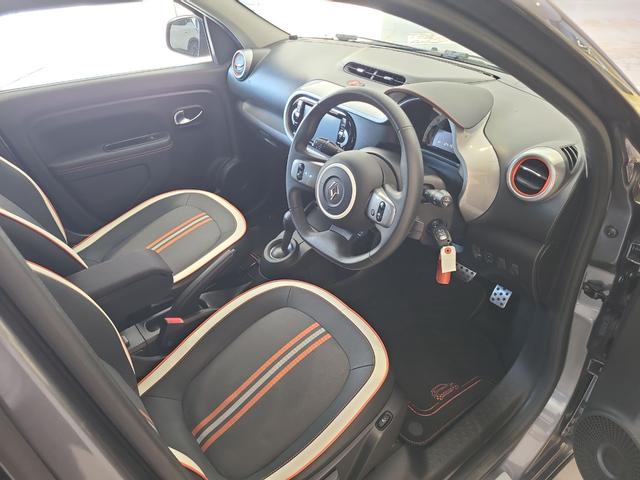 トゥインゴ ＧＴ　ドライブレコーダー　ナビ　アルミホイール　キーレスエントリー　電動格納ミラー　ＡＴ　エアコン　パワーウィンドウ（7枚目）