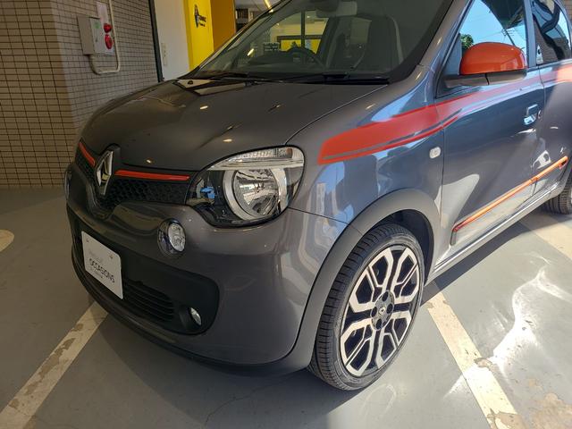 トゥインゴ ＧＴ　ドライブレコーダー　ナビ　アルミホイール　キーレスエントリー　電動格納ミラー　ＡＴ　エアコン　パワーウィンドウ（11枚目）