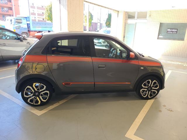 トゥインゴ ＧＴ　ドライブレコーダー　ナビ　アルミホイール　キーレスエントリー　電動格納ミラー　ＡＴ　エアコン　パワーウィンドウ（14枚目）