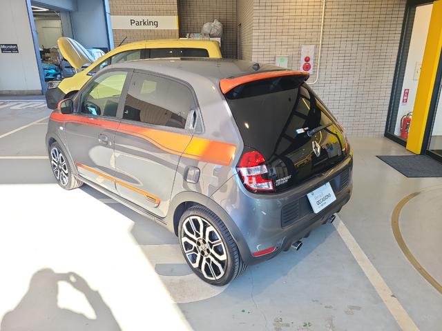 トゥインゴ ＧＴ　ドライブレコーダー　ナビ　アルミホイール　キーレスエントリー　電動格納ミラー　ＡＴ　エアコン　パワーウィンドウ（17枚目）