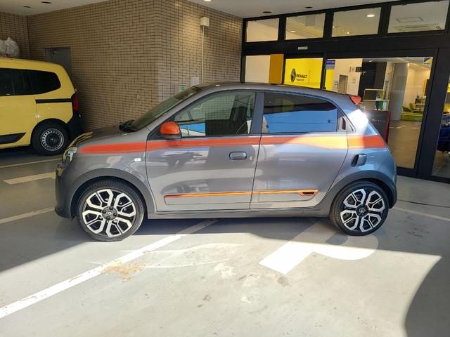 トゥインゴ ＧＴ　ドライブレコーダー　ナビ　アルミホイール　キーレスエントリー　電動格納ミラー　ＡＴ　エアコン　パワーウィンドウ（18枚目）