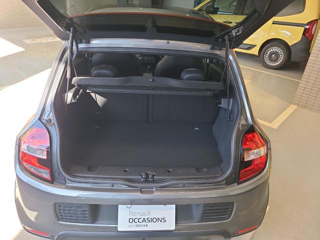 トゥインゴ ＧＴ　ドライブレコーダー　ナビ　アルミホイール　キーレスエントリー　電動格納ミラー　ＡＴ　エアコン　パワーウィンドウ（19枚目）