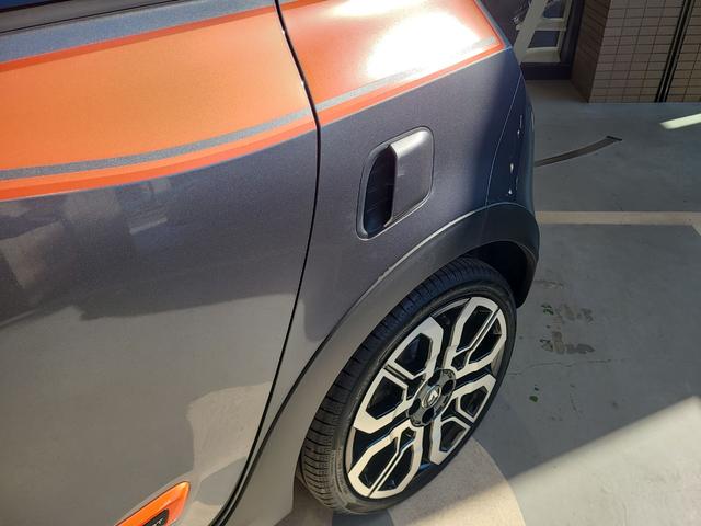 トゥインゴ ＧＴ　ドライブレコーダー　ナビ　アルミホイール　キーレスエントリー　電動格納ミラー　ＡＴ　エアコン　パワーウィンドウ（28枚目）