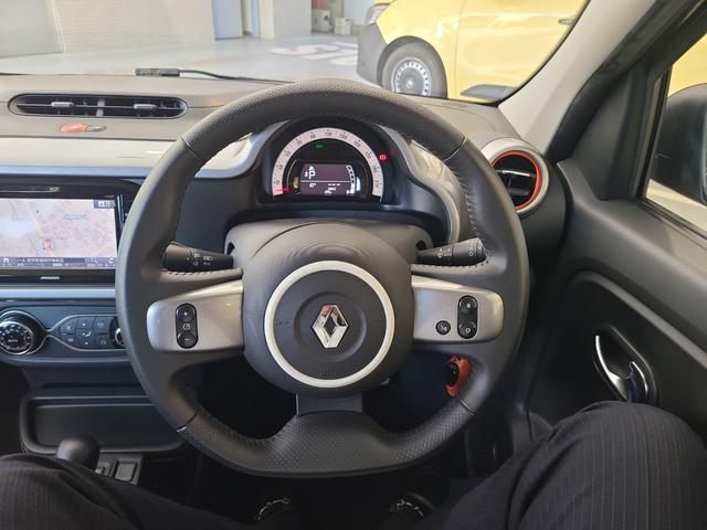 トゥインゴ ＧＴ　ドライブレコーダー　ナビ　アルミホイール　キーレスエントリー　電動格納ミラー　ＡＴ　エアコン　パワーウィンドウ（32枚目）