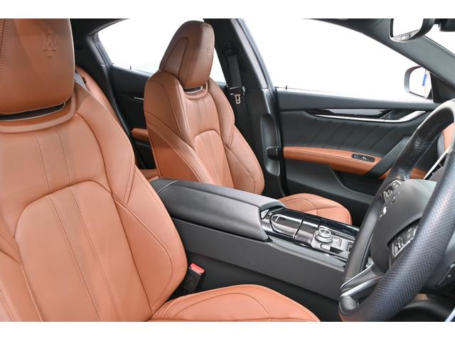 ギブリ ＧＴハイブリッド　ツーリングＰ　１オナ　スカイフックサス　ＡＣＣ　ＬＫＡ　ＢＳＭ　茶革　純正ナビＴＶ　Ｃａｒｐｌａｙ　３６０カメラ　チターノ２１インチＡＷ　自動トランク　ブルーキャリパー　ＬＥＤライト　２年保証付（29枚目）