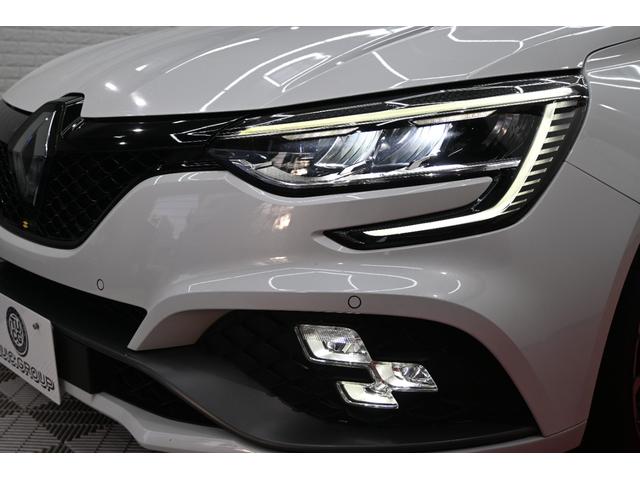 メガーヌ ルノー　スポール　ＡＣＣ　ＬＫＡ　アクティブエマージェンシーブレーキ　専用アルカンタラシート　純正タッチモニター　Ｃａｒｐｌａｙ　Ｂカメラ　純正１９インチＡＷ　ブレンボキャリパー　ＬＥＤヘッドライト　２年保証付（23枚目）