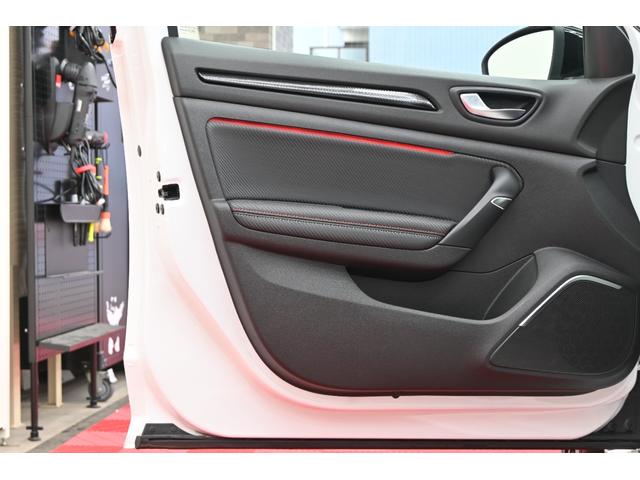 メガーヌ ルノー　スポール　ＡＣＣ　ＬＫＡ　アクティブエマージェンシーブレーキ　専用アルカンタラシート　純正タッチモニター　Ｃａｒｐｌａｙ　Ｂカメラ　純正１９インチＡＷ　ブレンボキャリパー　ＬＥＤヘッドライト　２年保証付（24枚目）