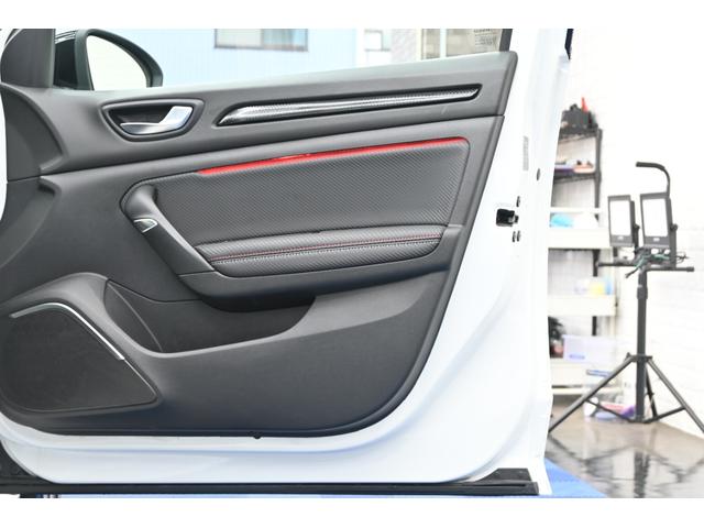 メガーヌ ルノー　スポール　ＡＣＣ　ＬＫＡ　アクティブエマージェンシーブレーキ　専用アルカンタラシート　純正タッチモニター　Ｃａｒｐｌａｙ　Ｂカメラ　純正１９インチＡＷ　ブレンボキャリパー　ＬＥＤヘッドライト　２年保証付（26枚目）