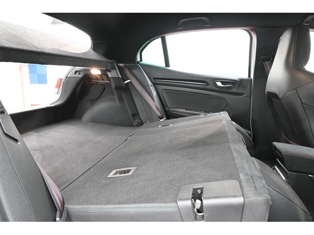 メガーヌ ルノー　スポール　ＡＣＣ　ＬＫＡ　アクティブエマージェンシーブレーキ　専用アルカンタラシート　純正タッチモニター　Ｃａｒｐｌａｙ　Ｂカメラ　純正１９インチＡＷ　ブレンボキャリパー　ＬＥＤヘッドライト　２年保証付（31枚目）