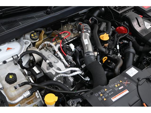 メガーヌ ルノー　スポール　トロフィー　１オナ　ＲＥＣＡＲＯシート　Ｐスタ　ＥＣＯ　ＡＤＰクルコン　ＬＫＡ　アクティブブレーキ　純正タッチスクリーン　Ｃａｒｐｌａｙ　Ｂカメラ　純正１９インチＡＷ　ＬＥＤライト　２年保証付（9枚目）