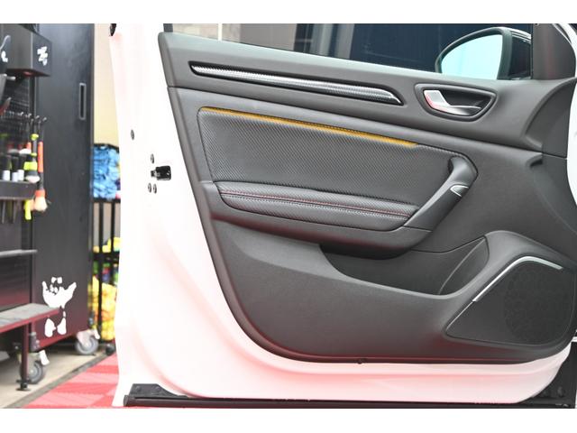 メガーヌ ルノー　スポール　トロフィー　１オナ　ＲＥＣＡＲＯシート　Ｐスタ　ＥＣＯ　ＡＤＰクルコン　ＬＫＡ　アクティブブレーキ　純正タッチスクリーン　Ｃａｒｐｌａｙ　Ｂカメラ　純正１９インチＡＷ　ＬＥＤライト　２年保証付（24枚目）