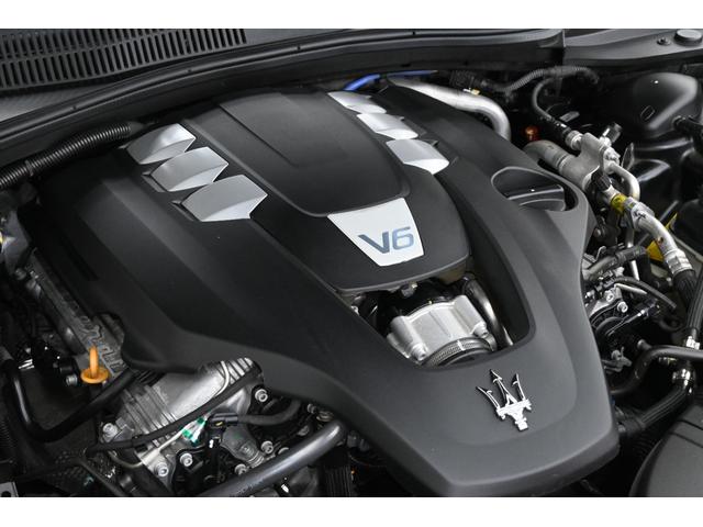 ギブリ グランスポーツ　ツーリングＰ　左ハンドル　サンルーフ　赤革　ＡＣＣ　８．４インチＭＴＣ＋　ナビＴＶ　Ｃａｒｐｌａｙ　Ｂカメラ　２０インチウラーノＡＷ　ＬＥＤライト　自動トランク＆フットトランク　ＬＥＤ　２年保証付（9枚目）