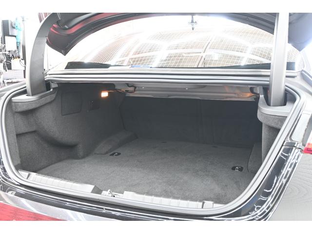 ギブリ グランスポーツ　ツーリングＰ　左ハンドル　サンルーフ　赤革　ＡＣＣ　８．４インチＭＴＣ＋　ナビＴＶ　Ｃａｒｐｌａｙ　Ｂカメラ　２０インチウラーノＡＷ　ＬＥＤライト　自動トランク＆フットトランク　ＬＥＤ　２年保証付（10枚目）