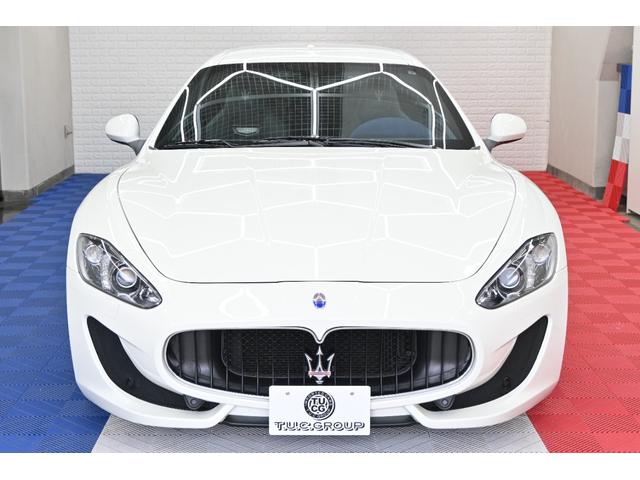 グラントゥーリズモ スポーツ　ＭＣオートシフト　アルカンタラＰ　ダークブルーレザー×アルカンタラシート　ナビ　フルセグ　Ｂカメラ　カーボンインテリア　２０インチＭＣマットグラファイトＡＷ　パドルシフト　クルコン　２年保証付（2枚目）
