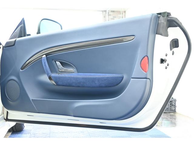 グラントゥーリズモ スポーツ　ＭＣオートシフト　アルカンタラＰ　ダークブルーレザー×アルカンタラシート　ナビ　フルセグ　Ｂカメラ　カーボンインテリア　２０インチＭＣマットグラファイトＡＷ　パドルシフト　クルコン　２年保証付（25枚目）