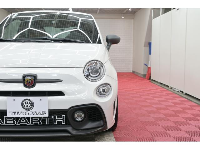 アバルト595 コンペティツィオーネ 左H 5MT Sabeltブラウンスポーツシート レコードモンツァ 純正タッチスクリーン Carplay ブレンボレッドキャリパー カーボンスカッフプレート 純正17インチAW 2年保証付(8枚目)