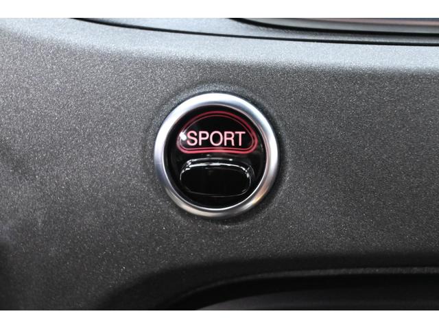 アバルト595 コンペティツィオーネ 左H 5MT Sabeltブラウンスポーツシート レコードモンツァ 純正タッチスクリーン Carplay ブレンボレッドキャリパー カーボンスカッフプレート 純正17インチAW 2年保証付(12枚目)