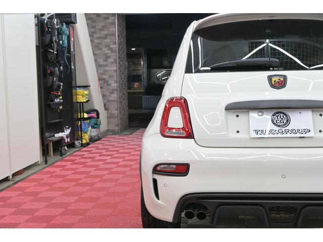 アバルト595 コンペティツィオーネ 左H 5MT Sabeltブラウンスポーツシート レコードモンツァ 純正タッチスクリーン Carplay ブレンボレッドキャリパー カーボンスカッフプレート 純正17インチAW 2年保証付(18枚目)