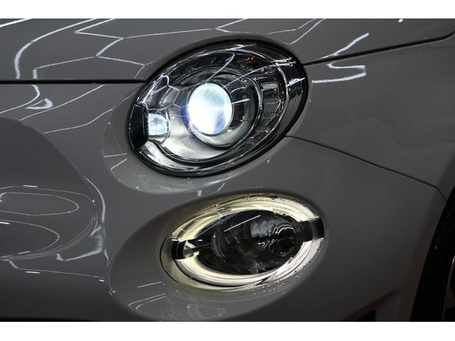 アバルト595 コンペティツィオーネ 左H 5MT Sabeltブラウンスポーツシート レコードモンツァ 純正タッチスクリーン Carplay ブレンボレッドキャリパー カーボンスカッフプレート 純正17インチAW 2年保証付(23枚目)