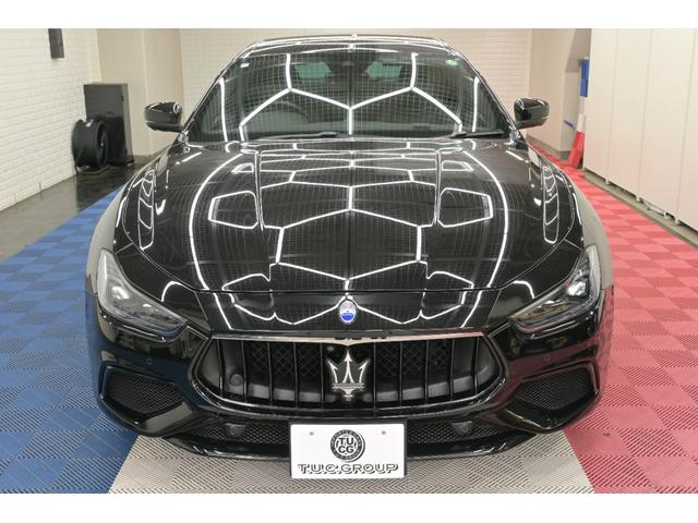 ギブリ S グランスポーツ ネリッシモ&ドライバーアシスタンスPKG ACC 黒革 純正ナビ フルセグ 全周囲カメラ CarPlay harman/kadrdon フットトランクオープナー ウラーノ20インチAW 2年保証付(2枚目)