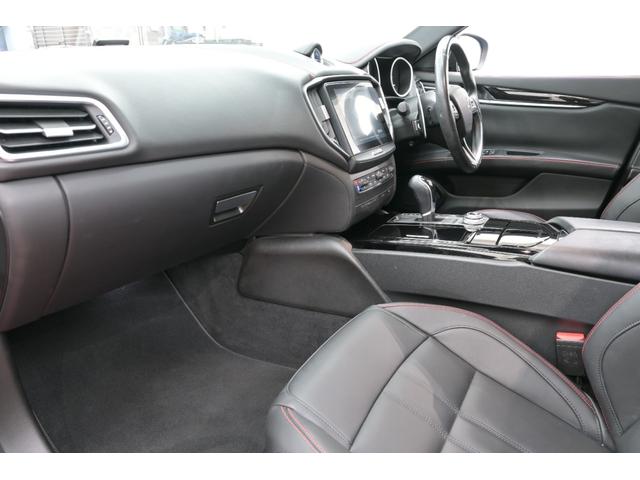 ギブリ S グランスポーツ ネリッシモ&ドライバーアシスタンスPKG ACC 黒革 純正ナビ フルセグ 全周囲カメラ CarPlay harman/kadrdon フットトランクオープナー ウラーノ20インチAW 2年保証付(5枚目)
