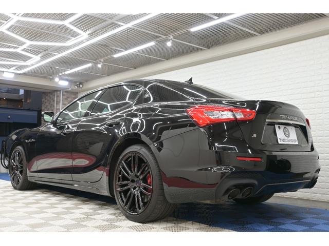 ギブリ S グランスポーツ ネリッシモ&ドライバーアシスタンスPKG ACC 黒革 純正ナビ フルセグ 全周囲カメラ CarPlay harman/kadrdon フットトランクオープナー ウラーノ20インチAW 2年保証付(6枚目)