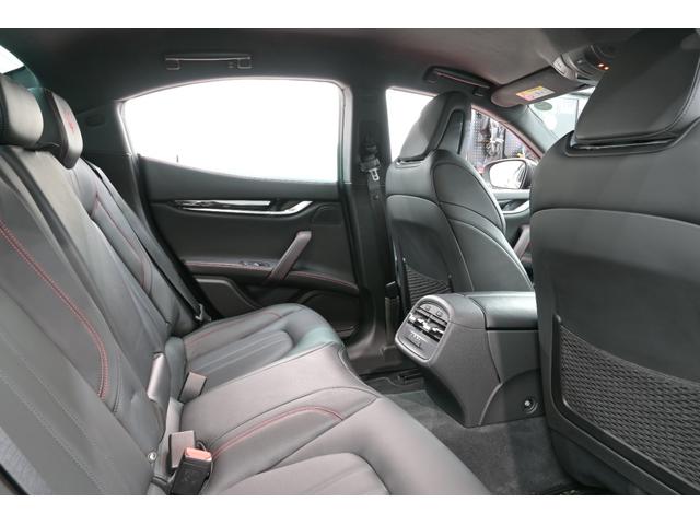 ギブリ S グランスポーツ ネリッシモ&ドライバーアシスタンスPKG ACC 黒革 純正ナビ フルセグ 全周囲カメラ CarPlay harman/kadrdon フットトランクオープナー ウラーノ20インチAW 2年保証付(17枚目)
