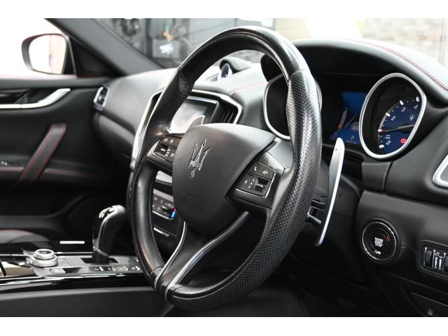 ギブリ S グランスポーツ ネリッシモ&ドライバーアシスタンスPKG ACC 黒革 純正ナビ フルセグ 全周囲カメラ CarPlay harman/kadrdon フットトランクオープナー ウラーノ20インチAW 2年保証付(28枚目)