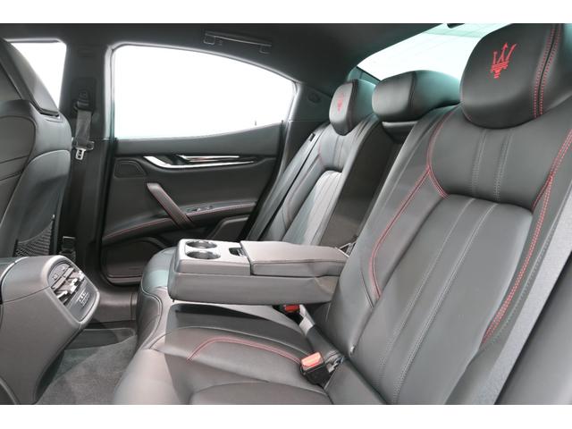 ギブリ S グランスポーツ ネリッシモ&ドライバーアシスタンスPKG ACC 黒革 純正ナビ フルセグ 全周囲カメラ CarPlay harman/kadrdon フットトランクオープナー ウラーノ20インチAW 2年保証付(33枚目)