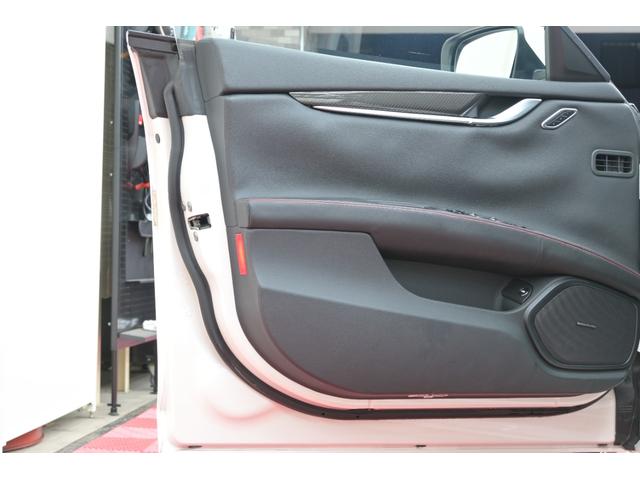 ギブリ S Q4 スポーツPKG21 Pスタ 黒革 純正ナビ フルセグ BTオーディオ&TEL Bカメラ クルコン harman/kardon チターノ21インチAW シフトパドル スポーツサスペンション 2年保証付(24枚目)