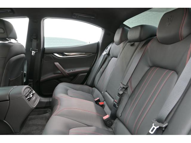 ギブリ S Q4 スポーツPKG21 Pスタ 黒革 純正ナビ フルセグ BTオーディオ&TEL Bカメラ クルコン harman/kardon チターノ21インチAW シフトパドル スポーツサスペンション 2年保証付(33枚目)