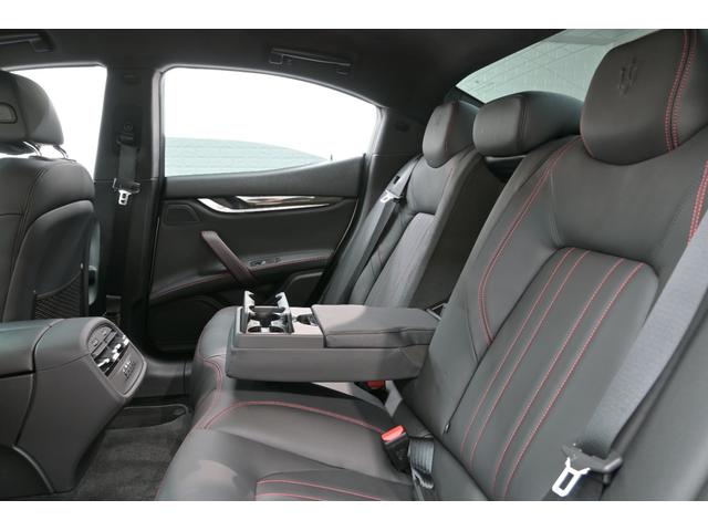 ギブリ S Q4 スポーツPKG21 Pスタ 黒革 純正ナビ フルセグ BTオーディオ&TEL Bカメラ クルコン harman/kardon チターノ21インチAW シフトパドル スポーツサスペンション 2年保証付(35枚目)